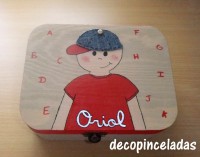 Niño con gorra tejana en rojo (13,50€)